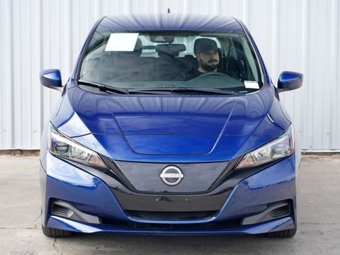 Used 2025 Nissan Leaf S image 39