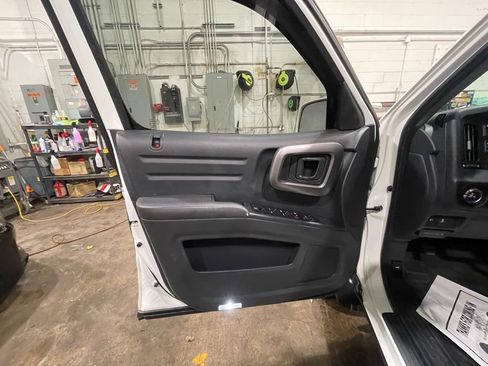 Used 2014 Honda Ridgeline SE image 34