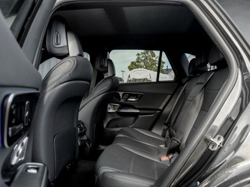 Used 2026 Mercedes-Benz GLC 300 4MATIC image 16