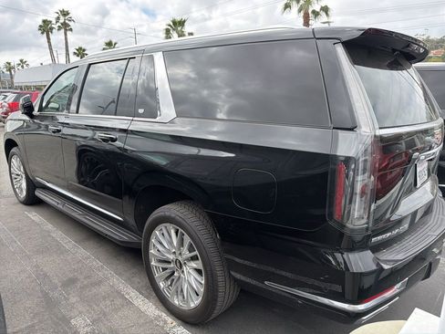 Certified 2025 Cadillac Escalade ESV Premium Luxury image 6