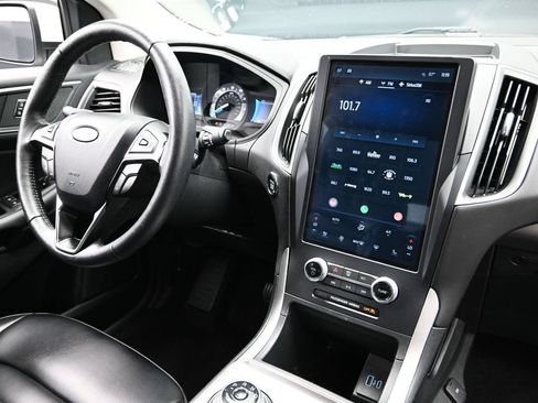 Certified 2024 Ford Edge SEL w/ Convenience Package AWD/4WD image 11