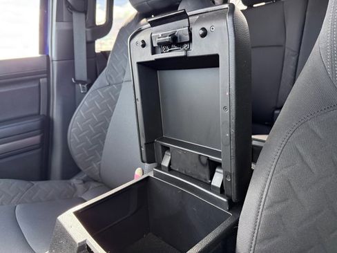 Certified 2025 Toyota Tacoma SR5 image 26