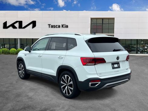 Used 2022 Volkswagen Taos SE w/ Panoramic Sunroof Package AWD/4WD image 4