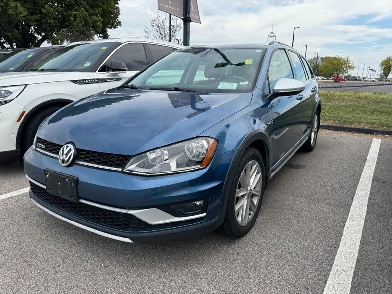 Used 2017 Volkswagen Golf Alltrack AWD/4WD image 3