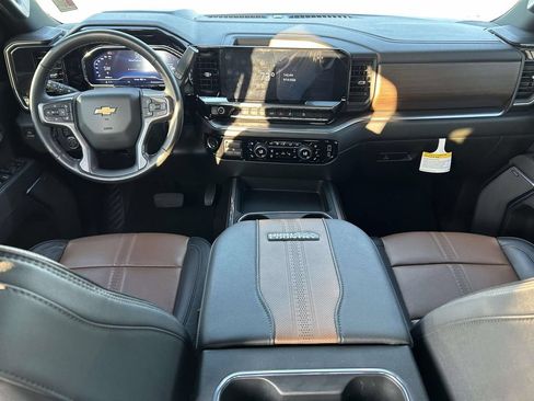 Used 2025 Chevrolet Silverado 2500 High Country w/ High Country Premium Package AWD/4WD image 13