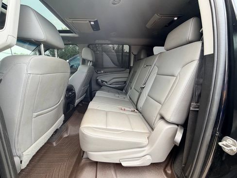 Used 2019 Chevrolet Suburban LT AWD/4WD image 22