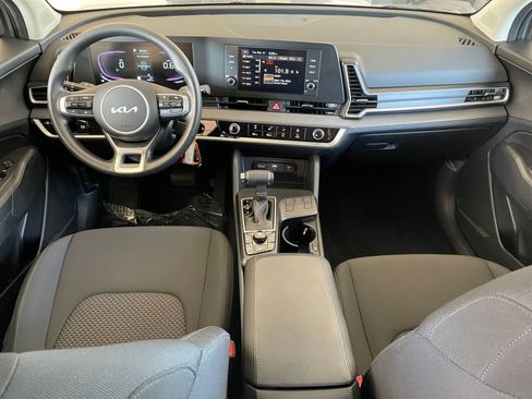 Used 2025 Kia Sportage LX image 32