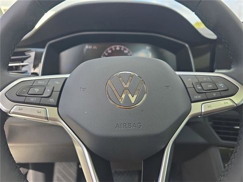 New 2025 Volkswagen Jetta SE image 18