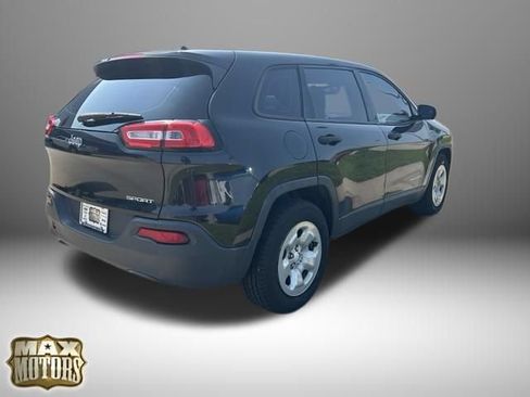 Used 2014 Jeep Cherokee Sport FWD image 9