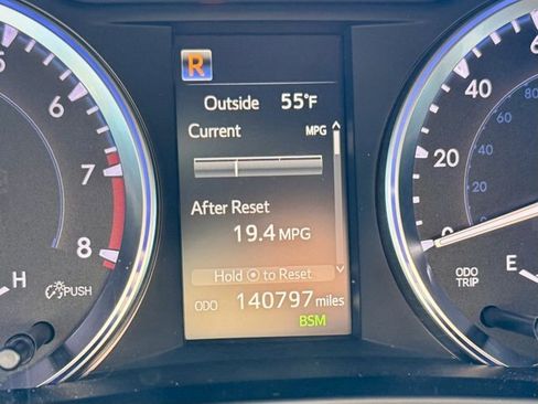 Used 2018 Toyota Highlander SE image 15