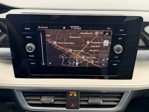 Used 2025 Volkswagen Taos SEL image 16