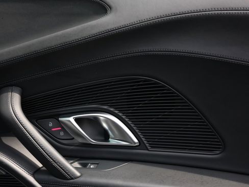 Used 2018 Audi R8 V10 plus w/ Full Leather Package image 35