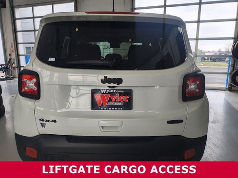 Used 2018 Jeep Renegade Latitude w/ Cold Weather Group image 7