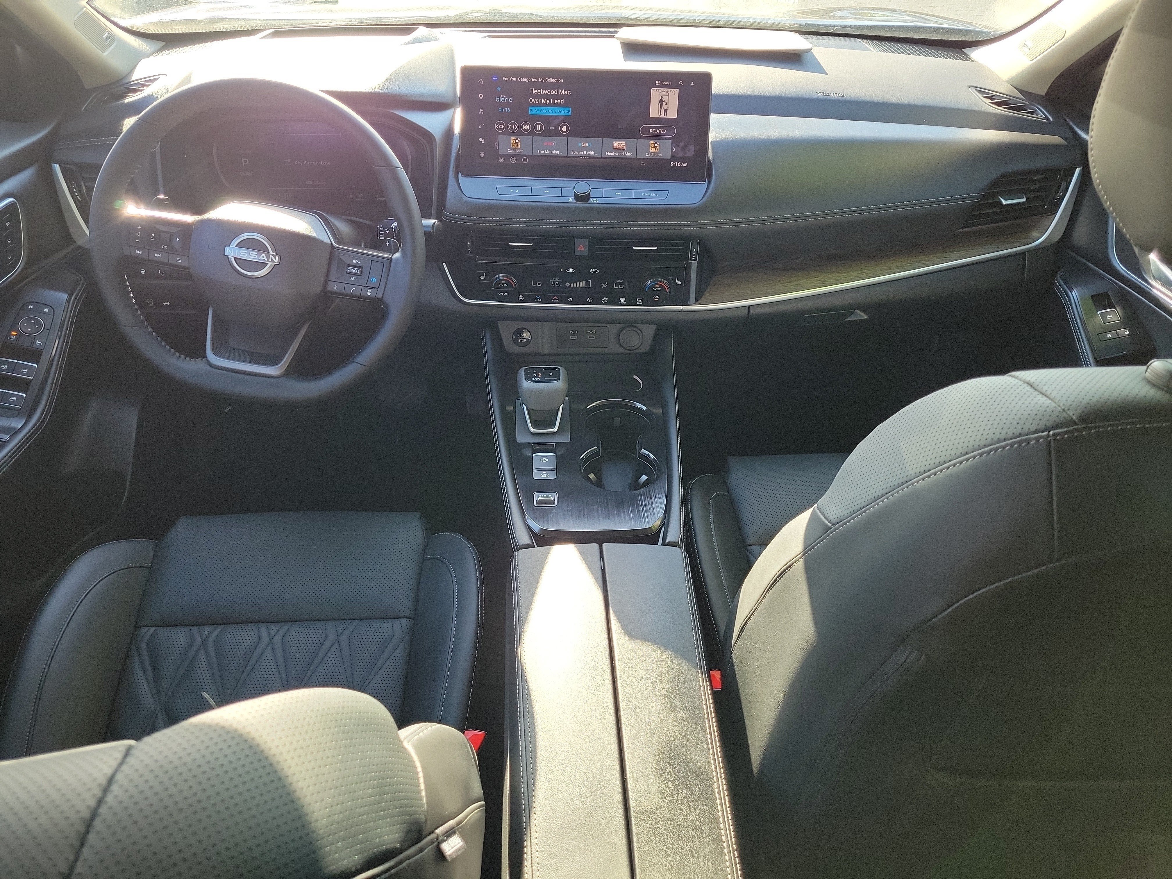 Certified 2025 Nissan Rogue Platinum w/ Platinum Premium Package FWD image 12