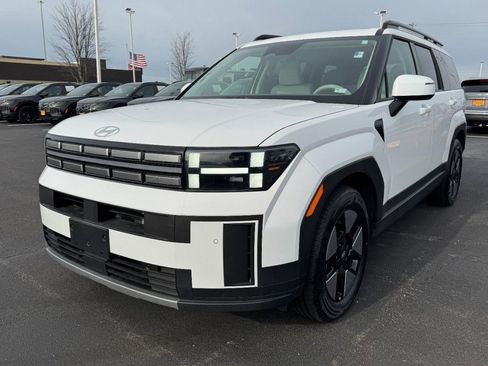 Certified 2025 Hyundai Santa Fe SEL image 8