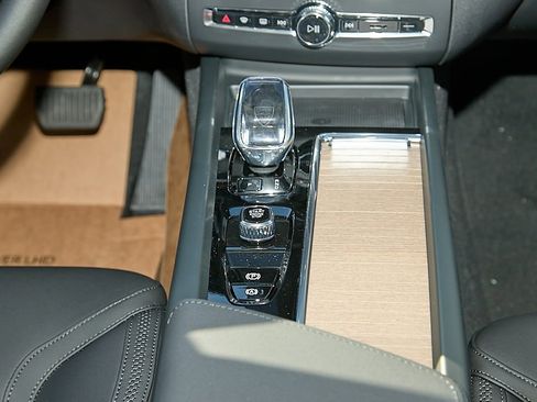 New 2026 Volvo XC60 B5 Plus w/ Protection Package Premier image 29