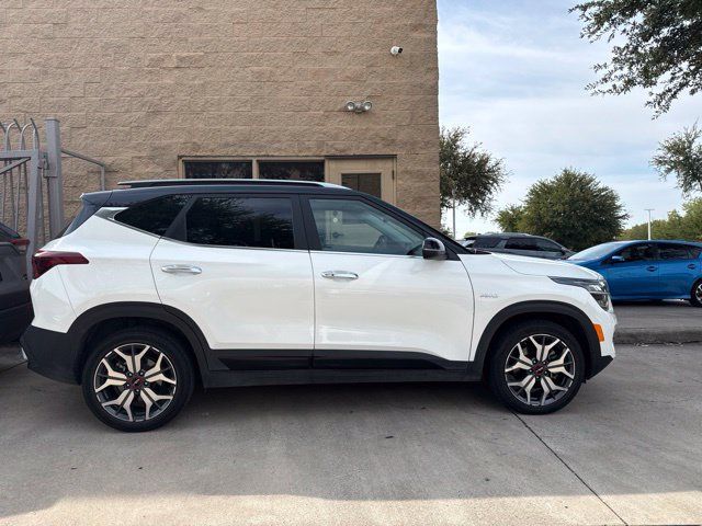 Certified 2022 Kia Seltos SX AWD/4WD image 2