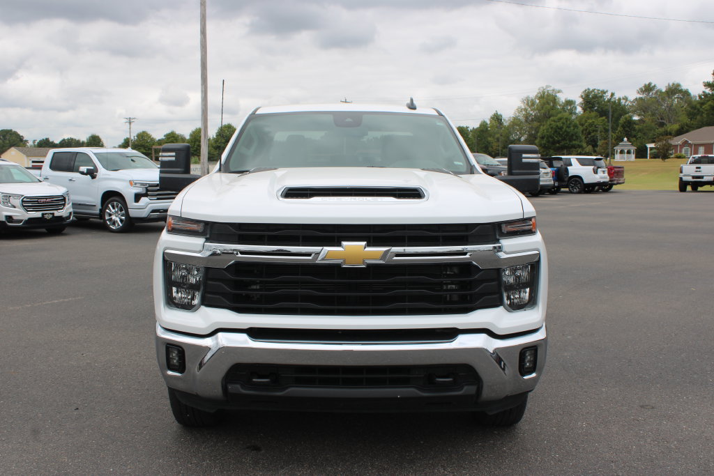 Used 2025 Chevrolet Silverado 2500 LT w/ Convenience Package AWD/4WD image 3
