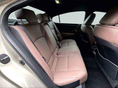 Used 2024 Lexus ES 350 w/ Premium Package image 17