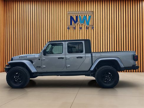 Used 2021 Jeep Gladiator Sport AWD/4WD image 21
