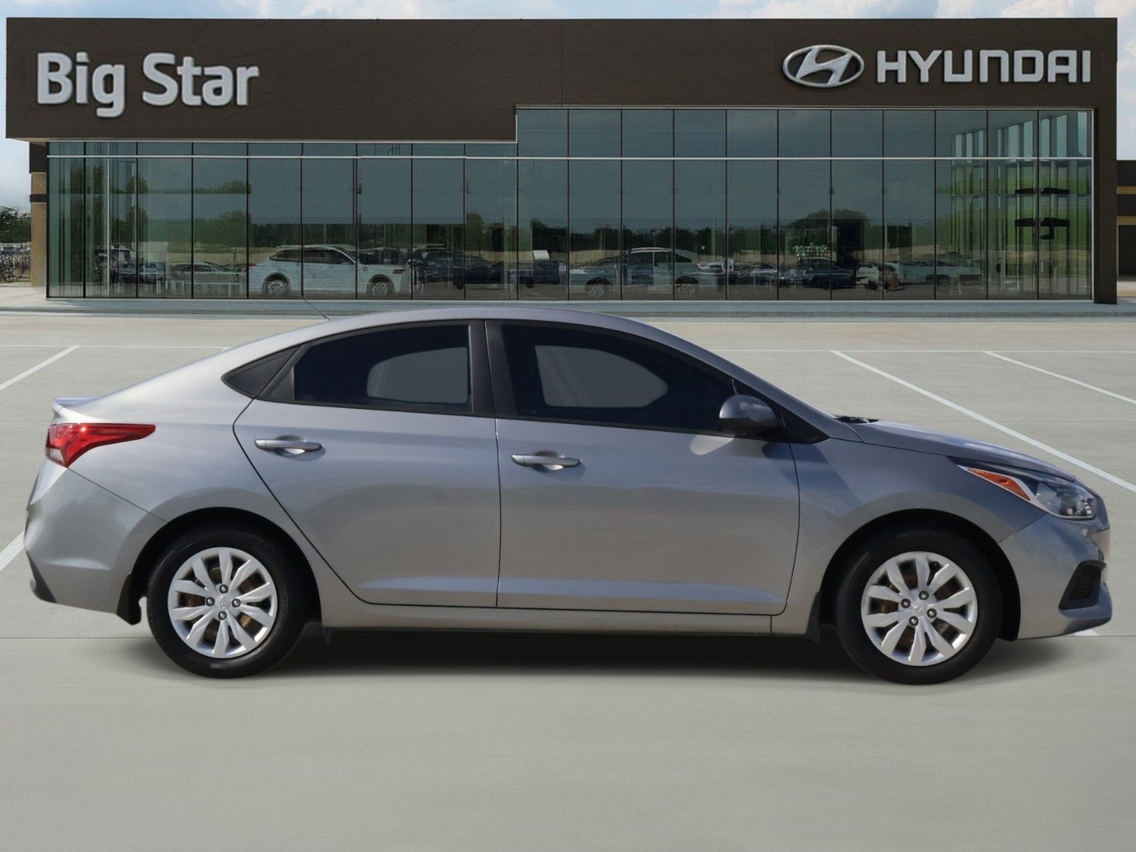 Used 2021 Hyundai Accent SE FWD image 5