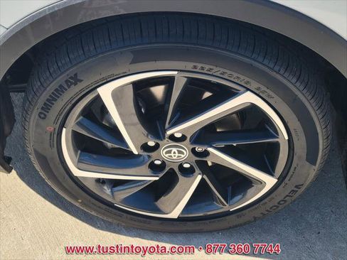 Certified 2022 Toyota C-HR Limited image 9