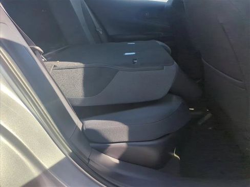 Used 2025 Toyota Prius LE image 19