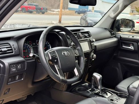 Used 2017 Toyota 4Runner TRD Off-Road Premium image 9