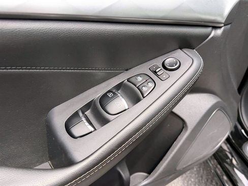 Used 2019 Nissan Maxima 3.5 SV w/ Floor Mat Group FWD image 15