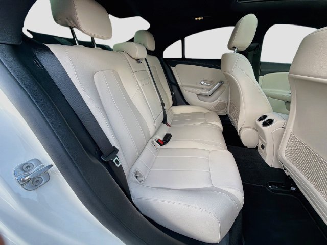 Used 2023 Mercedes-Benz CLA 250 image 27