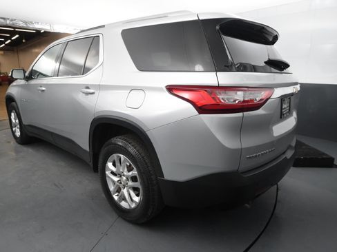 Used 2018 Chevrolet Traverse LT image 3