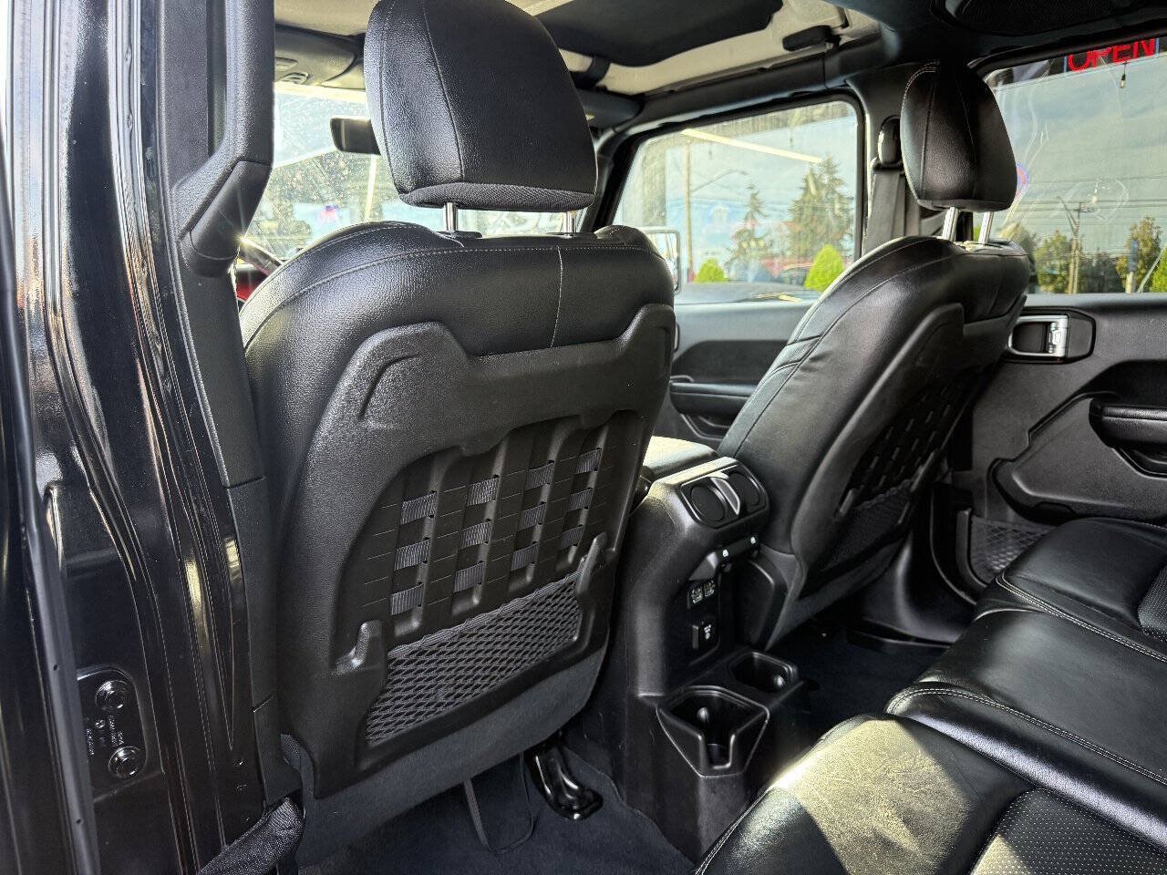 Used 2018 Jeep Wrangler Unlimited Rubicon AWD/4WD image 22