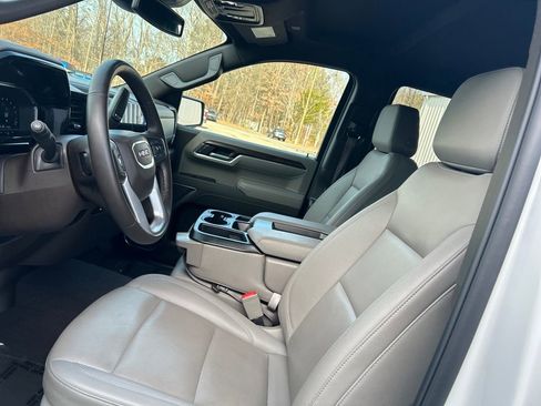 Used 2025 GMC Sierra 1500 SLT image 14