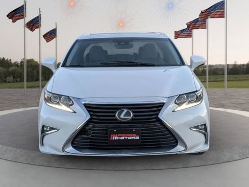 Used 2017 Lexus ES 350 image 2