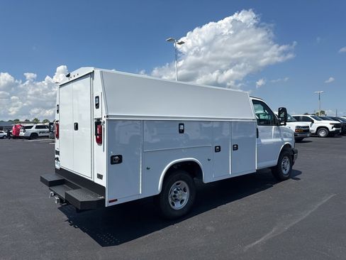 New 2025 Chevrolet Express 3500 w/ Power Convenience Package image 4