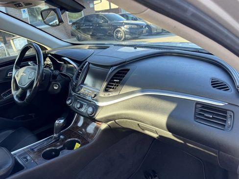 Used 2015 Chevrolet Impala LT w/ Convenience Package FWD image 12