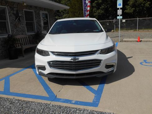 Used 2017 Chevrolet Malibu LS FWD image 15