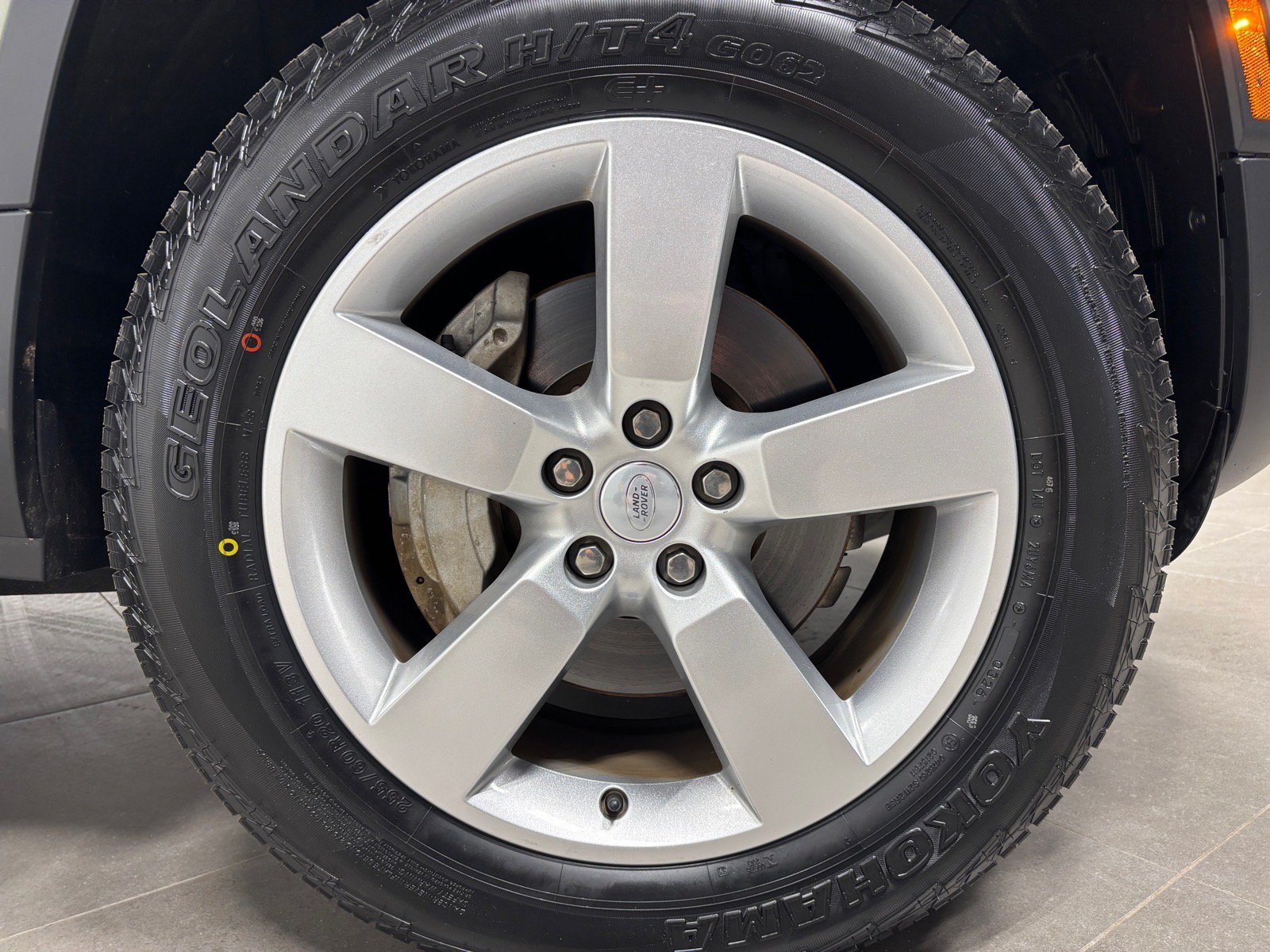 Used 2025 Land Rover Defender 110 S AWD/4WD image 11