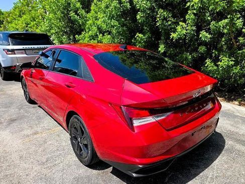 Used 2022 Hyundai Elantra SEL FWD image 4