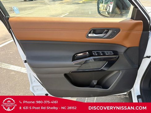 New 2026 Nissan Pathfinder Platinum AWD/4WD image 10