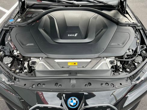 Used 2023 BMW i4 eDrive40 w/ Premium Package image 18