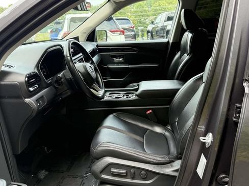 Used 2023 Honda Pilot Touring image 10