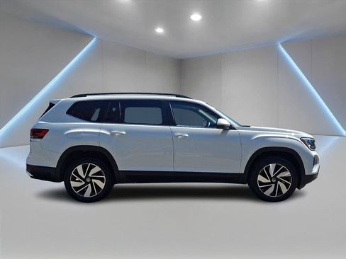 Certified 2025 Volkswagen Atlas SE w/ Panoramic Sunroof Package image 4