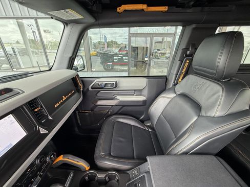 Used 2023 Ford Bronco Badlands w/ Sasquatch Package AWD/4WD image 32