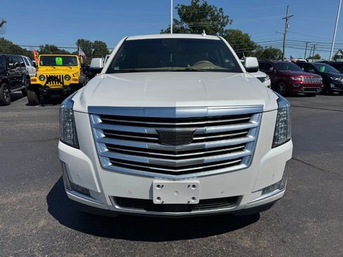 Used 2018 Cadillac Escalade Platinum AWD/4WD image 8