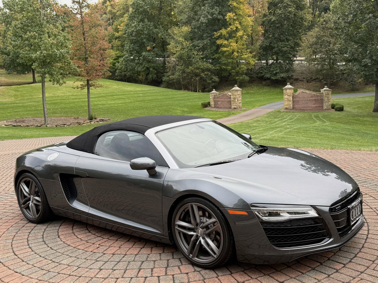 Used 2015 Audi R8 V8 w/ Full Leather Package AWD/4WD image 2