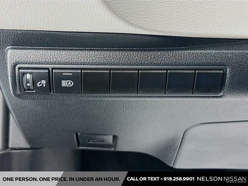 Used 2024 Toyota Corolla LE FWD image 10