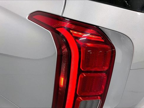 Used 2025 Hyundai Palisade SEL FWD image 35