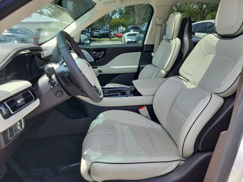 Certified 2023 Lincoln Aviator Black Label w/ Dynamic Handling Package AWD/4WD image 11