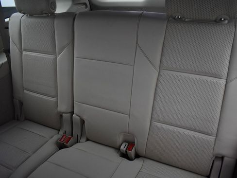 Used 2023 Cadillac Escalade ESV Premium Luxury Platinum w/ Heavy-Duty Trailer Package image 32